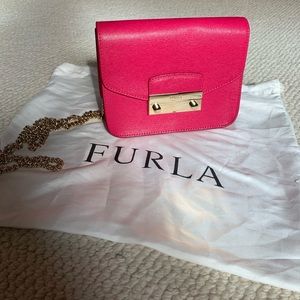 Furla Metropolis - mini crossbody in hot pink
